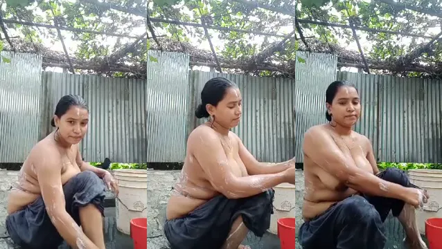 Village Girl Hot Gosol - El vídeo de una niña del pueblo tomando un baño caliente es viral