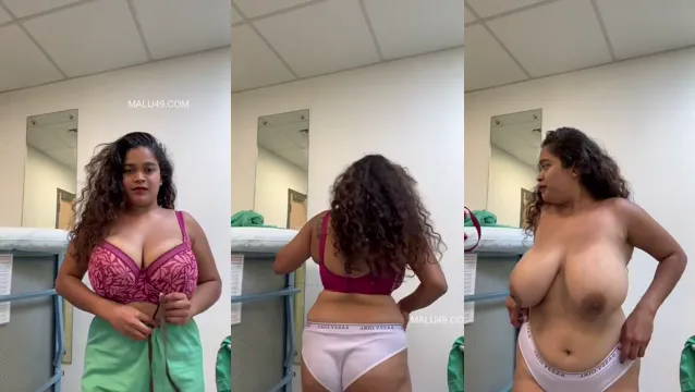 Geile indische Krankenschwester mit dicken Titten, Striptease – heißes Desi-Tanker-Video