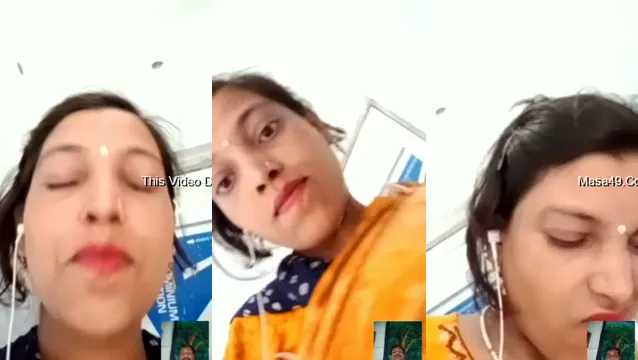 Desi Bhabhi Boobs and Pussy Exposed - Sizzling Viral Clip