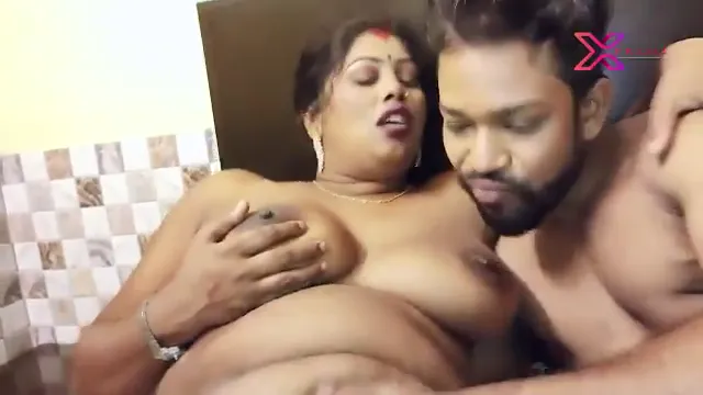 Cunhado indiano fode cunhada - sexo tabu selvagem com Bhabhi voluptuoso