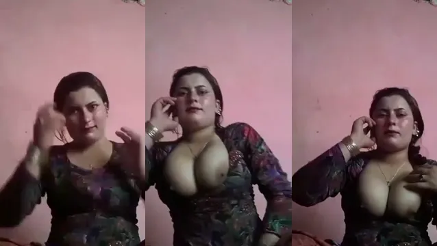 Pakistani Bhabhi Big Boobs on Call - Hot Phone Sex Video Leaked