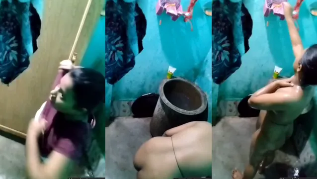 Cute Desi Girl Bathing MMS - কিউট দেশি গার্ল বাথরুমে ন্যাংটো হয়ে চুদতে বলল