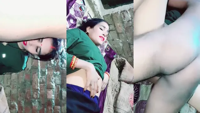 Desi Village Bhabhi Bathing Fucked - ভিলেজ ভাবির স্নানের হট চুদাই দেখুন