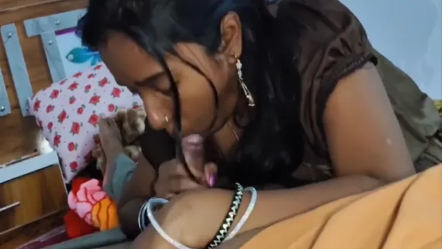Man vrouw orale seks - Desi Biwi zuigt manlief Ka Kadak Lund als magie