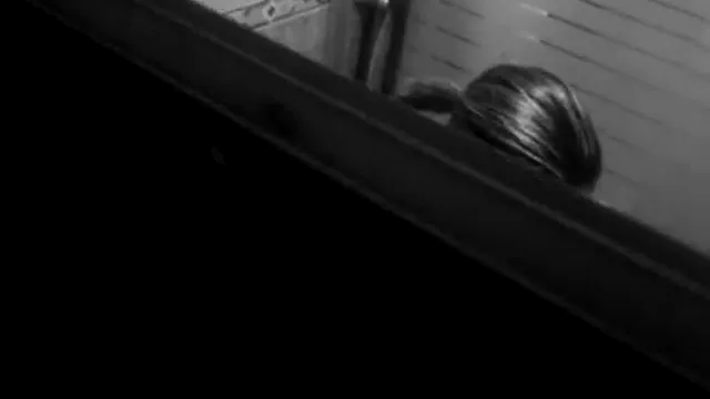Hidden Cam Hotelbadezimmer - Serviceboy nimmt heimlich nackte indische Dame beim Baden auf!!!