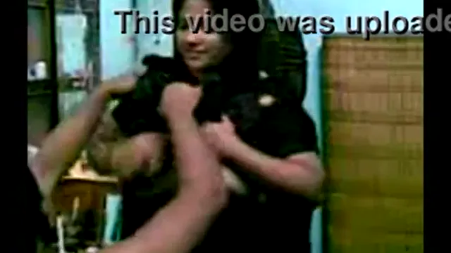 Sexo con chica vecina bengalí - Video viral bengalí tórrido