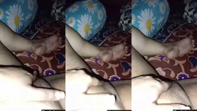Putar Video Memek Gadis Desi Terangsang - Tonton Video Memek Gadis Desi Terangsang