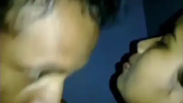 Watch भारतीय भाभी मुख-मैथुन देवर का लंड - कामुक भाभी उसे चूसती है full viral video leaked