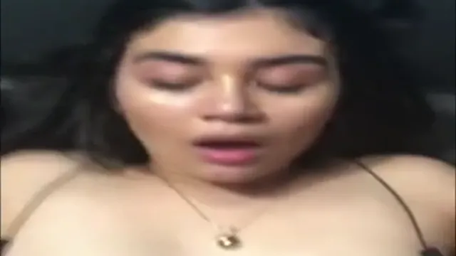 Komşu Kızı Derin Boğaz Oral Seks ve Am Sikişi - Gözlük Sürtük Uzman Yarak Enayi