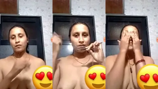 Desi Bhabhi visar bröst