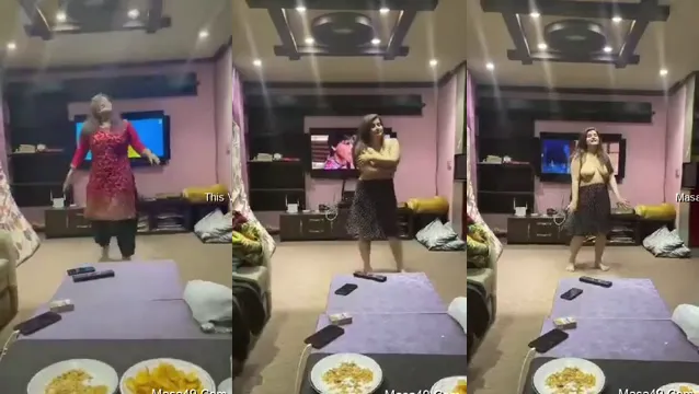 Watch Paki Call Girl Strip Dance - Guarda la calda strip dance di Paki Call Girl full viral video leaked