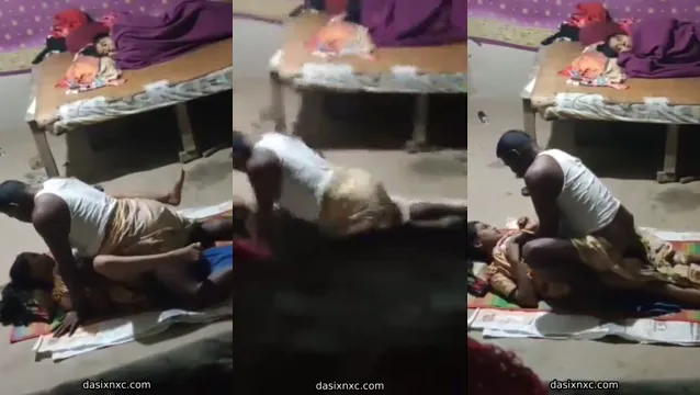 Muslim Family Taboo - মায়ের সামনে মেয়েকে চুদছে বাবা 🔥