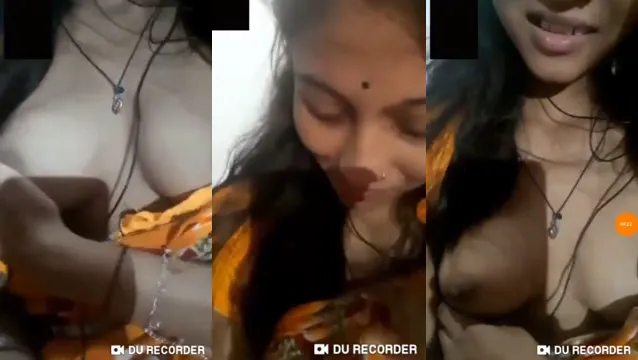 Village Boobs MMS - দেহাটি মেয়ের অন্তর্বাস খোলা দৃশ্য