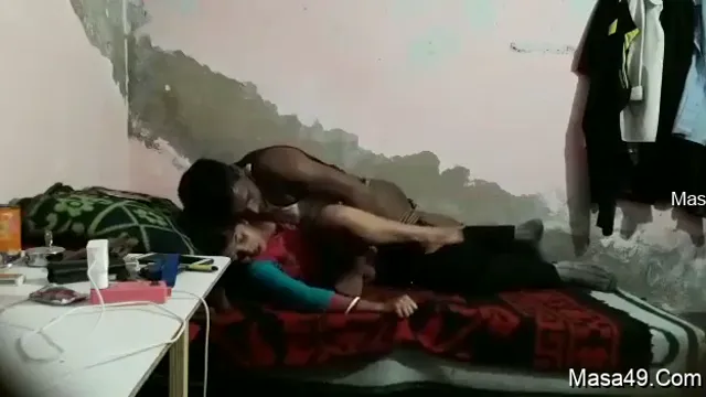 Desi Lover Fucking - skwierczący wyciek wideo