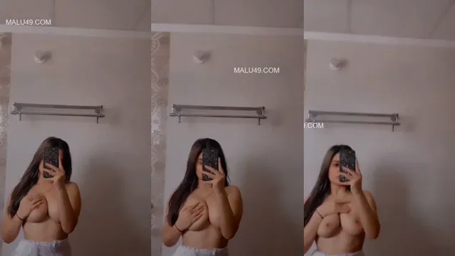 Cute Desi Girl Records Boobs For BF - Hot Leaked Amateur Video