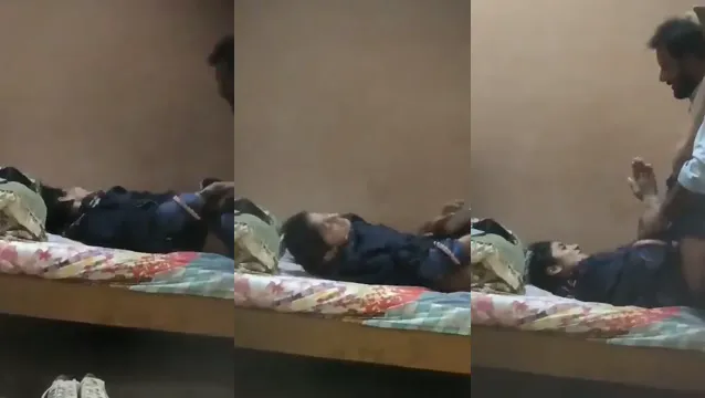 Sexo missionário de universitária paquistanesa com tio - Desi Chudai vazado