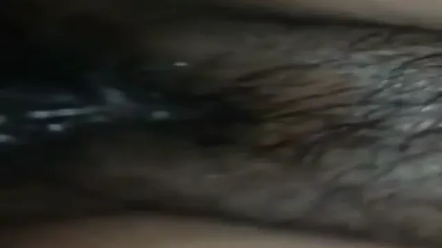Moglie indiana Creampie - Il marito fa esplodere un enorme carico nella sua figa bagnata