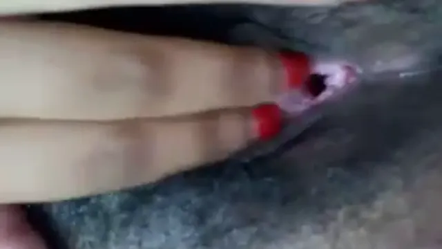 Bangladeshisk kåt tjej Hårig fitta fingersättning - Bangladeshisk tjej Hot Pushy fingersättning MMS 🔥