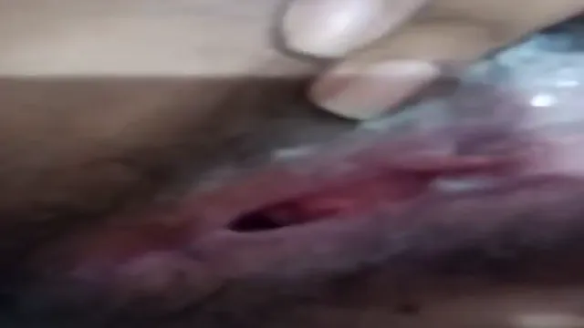 Hintli Kız Islak Chut'unu Açığa Çıkarıyor - Viral Ev Yapımı Am Gösterimi