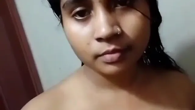 Desi Girl ujawnia nagie ciało - gorące wideo, które wyciekło