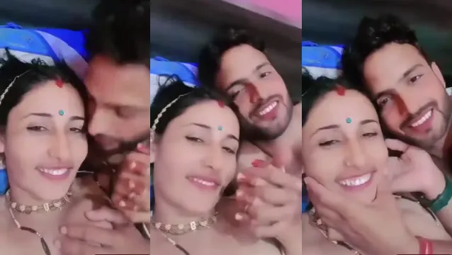Desi Ibu Rumah Tangga Payudara Menekan MMS
