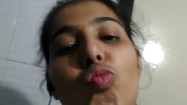 Gadis Desi Mengekspos Vagina Berairnya Di Depan Kamera - Pertunjukan Solo Liar