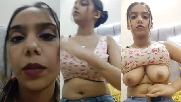 Indian Hottie Nude Fingering Live Call - Viral Desi Masturbation Video