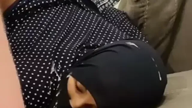 Hijabi Ass Up Doggy Cum on Hijab Leak - Hijabe Cum Shower Vize!