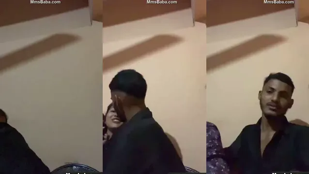 Obrovská prsa Desi Lover Kissing And Boobs Pressing - Viral MMS Leaked