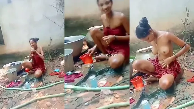 Desi Kız Açık Havada Banyo - Sıcak Köy Babe Çıplak Banyo Sızan