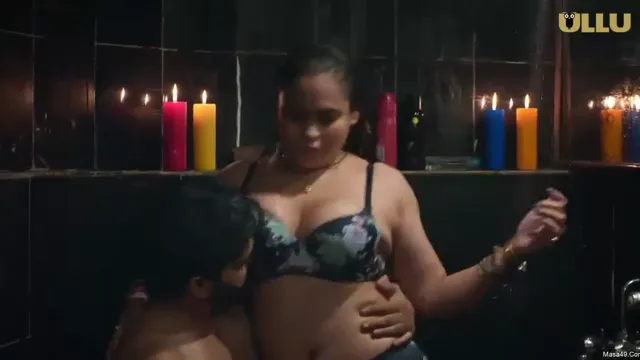 Grote tieten Bhabhi neukt Nokar hard - Sappige Desi meid seks