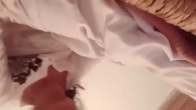 Paki Karısı Göğüsler Gösterisi - Koca Emme Viral MMS Sızan