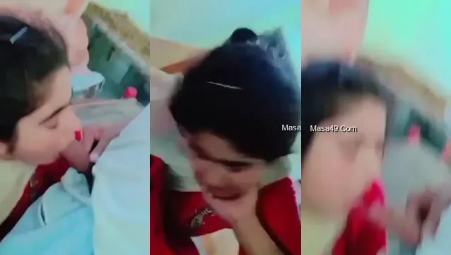Nieśmiała Desi dziewczyna ssie kutasa - wyciekło wideo z prawdziwego amatorskiego obciągania
