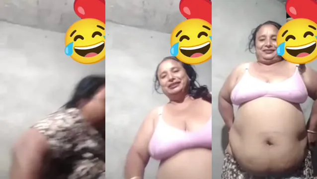 Desi Aunty Pussy Show Video - Bekijk het hete poesje van Desi Aunty