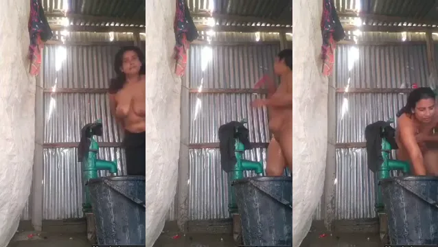 Watch देसी भाभी नग्न स्नान - कामुक दृश्यरतिक रिसाव full viral video leaked