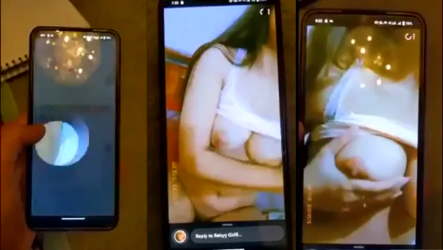 Sevimli Desi Kız Göğüslerini Gösteriyor - Deli Tease ve Temptation