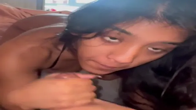 Bahan Chuses Bhai Ka Lund - Wild Incest Avsugning med Deepthroat