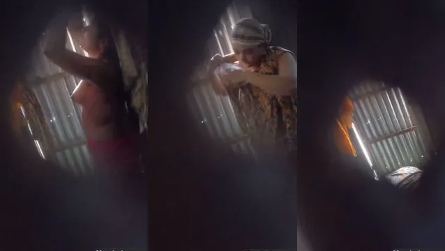 Video sexy del bagno di Desi Bhabhi - Video sexy del bagno di Desi Bhabhi