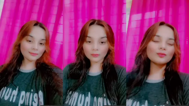 Söt Desi Girl visar bröst - Se söta Desi Girls tighta bröst