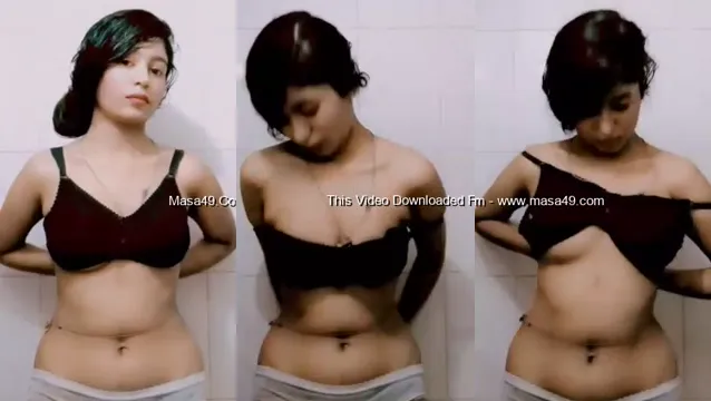 Video del bagno di una ragazza Desi - Le tette di una ragazza Desi mostrano la scena del bagno