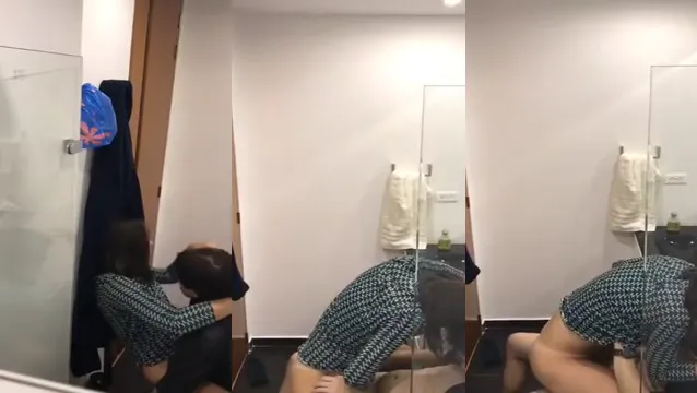 Punjabi GF Banyo Creampie - Islak Tıraşlı Kedi Fucked Deep