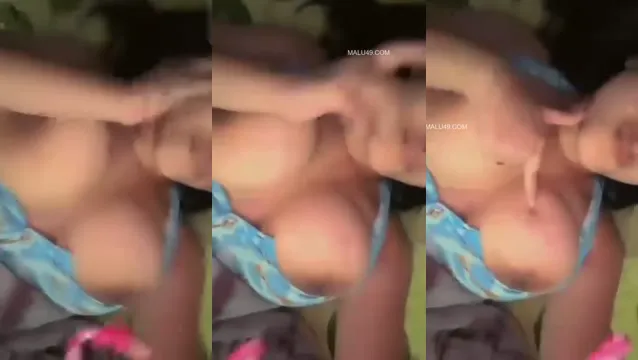 Busty Bengali Babe Teasing Big Boobs - Hot Desi Boob Video