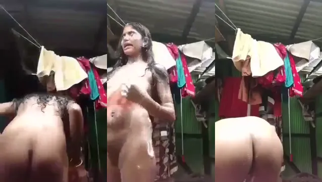 Desi Village Girl Nude Bathing Viral Clip - Hot Indian Outdoor Leak