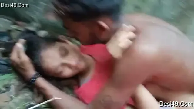 Chapri Boys Jungle Sex - Tình dục nóng bỏng trong rừng với một cô gái dễ thương 🔥