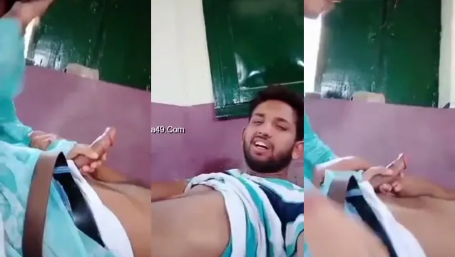 Ragazza Desi arrapata succhia il cazzo - folle pompino pubblico