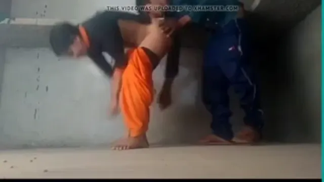 Bangla Girlfriend Sex - Folle video domestico trapelato