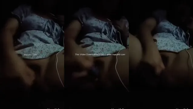 Sexy Desi Girl Dildo Play - সেক্সি দেশি মেয়ের ডিলডো খেলা দেখুন
