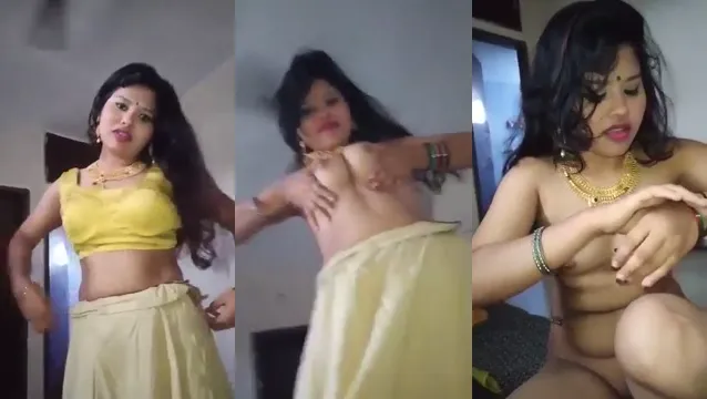 Hot Desi Bhabhi Nude Striptease - Leaked Devar Scandal Video