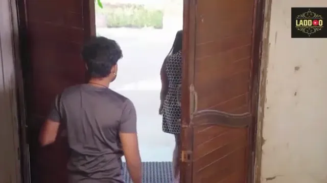 Saritabhabhi Web Dizisi Ep 01 - Bhabhi'nin İlk Ateşli Sahnesi