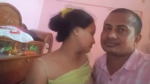 Bangla College Girl Naked Boob Sucking Viral MMS - Professor Sucks Teen Tits